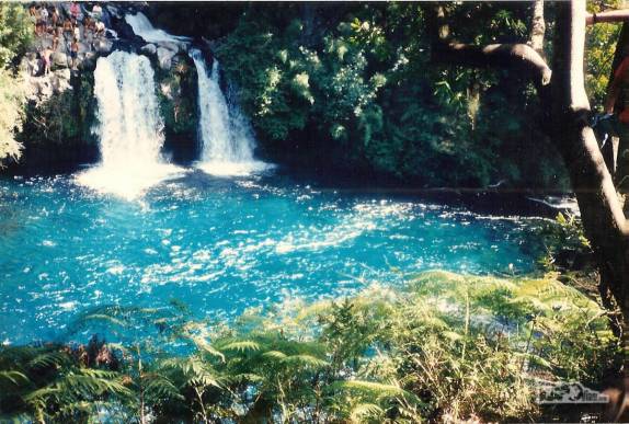 A visão inacreditável dos Ojos del Caburgua, perto de Pucón, no sul do Chile (foto de 1992)